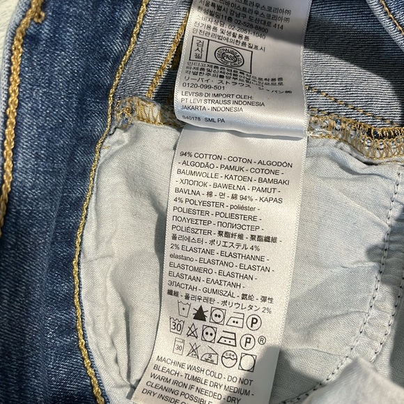 Levi’s premium denim high rise straight 724 jeans - Picture 9 of 9